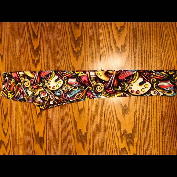 Lularoe Art leggings - Picture 2 of 4